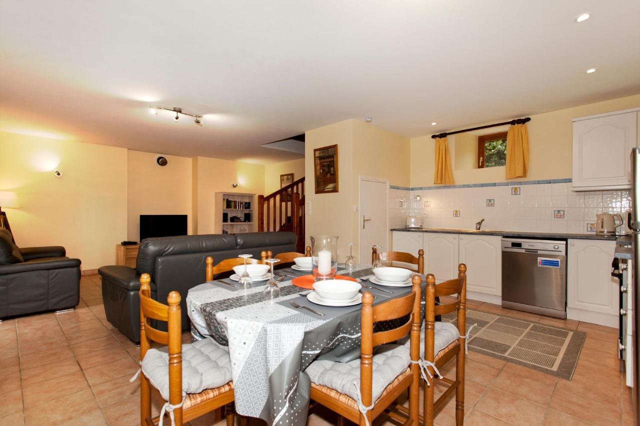 Stone Cottage With Modern Cosy Interior Near To Josselin Perfect Retreat For Writers Or Star Gazers Guégon エクステリア 写真
