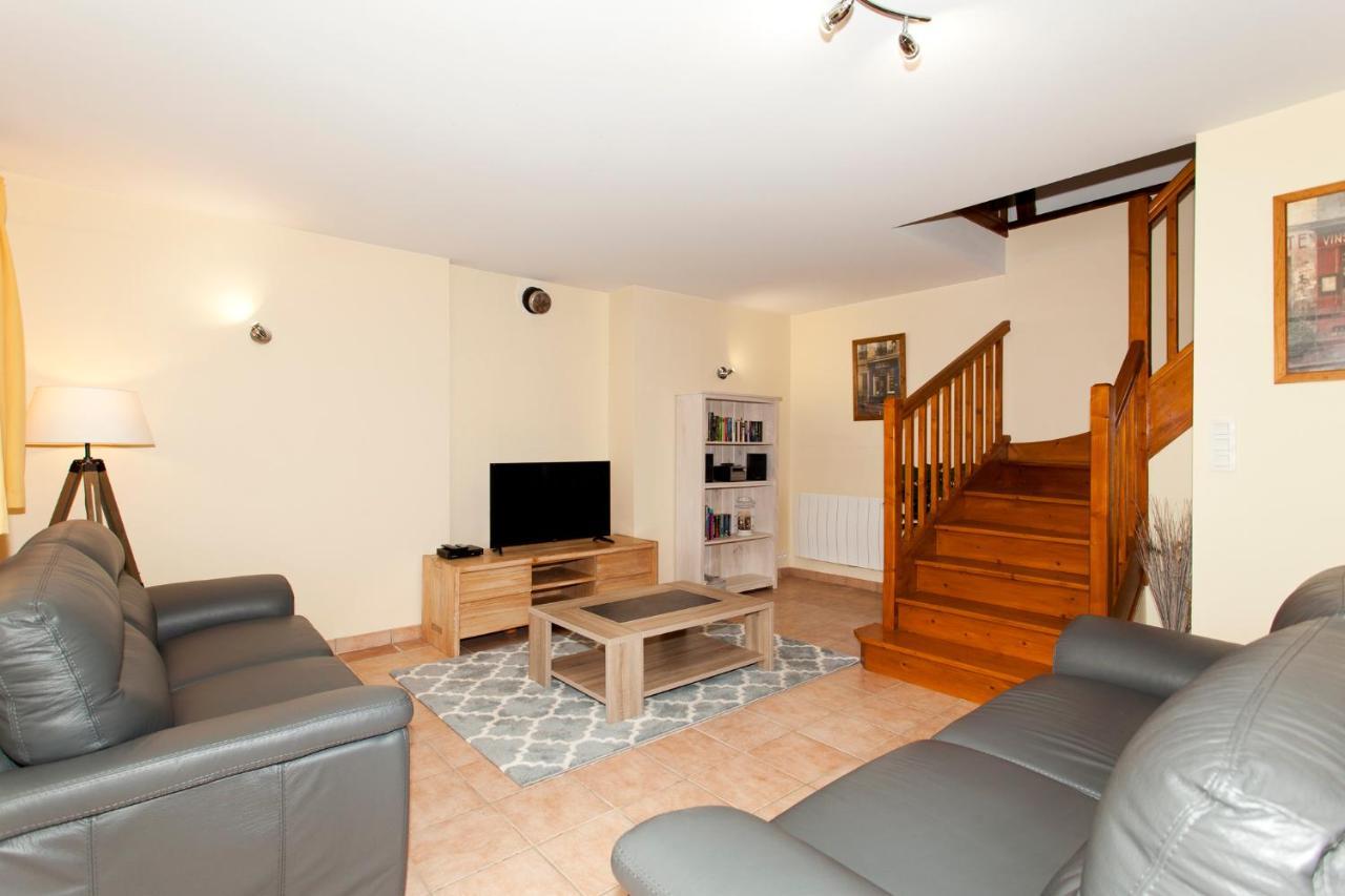 Stone Cottage With Modern Cosy Interior Near To Josselin Perfect Retreat For Writers Or Star Gazers Guégon エクステリア 写真