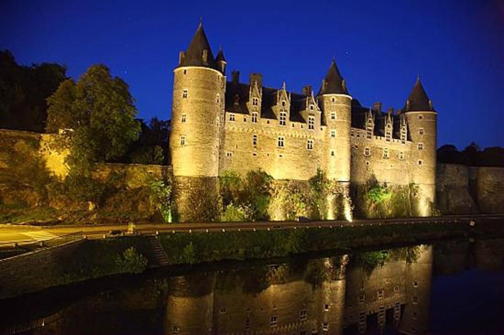 Stone Cottage With Modern Cosy Interior Near To Josselin Perfect Retreat For Writers Or Star Gazers Guégon エクステリア 写真