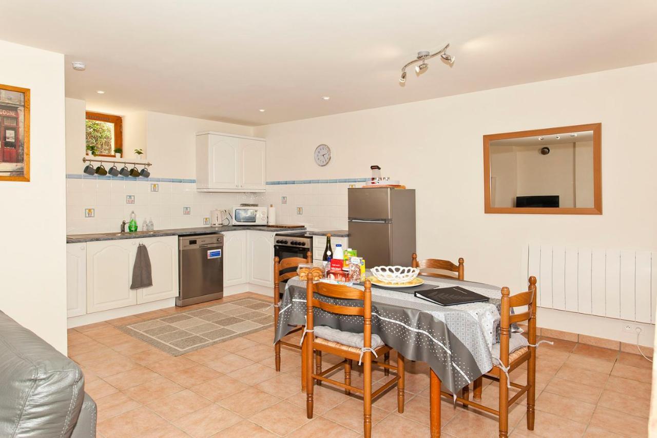 Stone Cottage With Modern Cosy Interior Near To Josselin Perfect Retreat For Writers Or Star Gazers Guégon エクステリア 写真